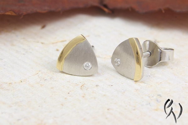 Ohrstecker "Wild(t)e Dreiecke, Platin 950/-, strichmatt , 7,5 mm